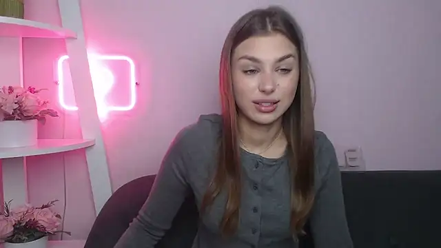 Snapshot of MilanaAngelAs chatting on November 14, 2025, 5:39 am MilanaAngelAs online show from November 14, 2025, 5:39 am