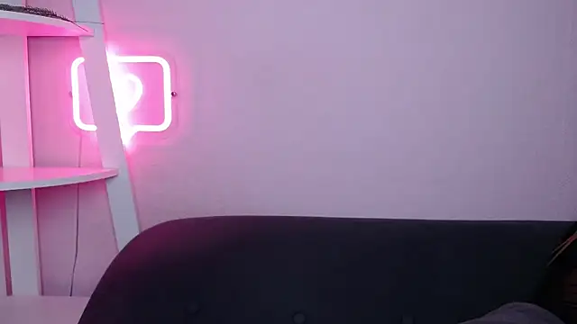 MilanaAngelAs online show from April 4, 2026, 4:33 am