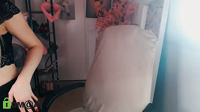 Snapshot of _KittyBoo chatting on December 4, 2024, 7:50 am KittyBoo online show from December 4, 2024, 7:50 am