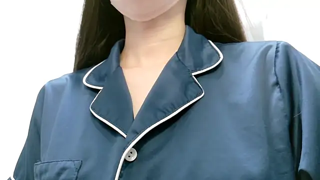  mi tsu ki  online show from March 2, 2025, 1:49 pm