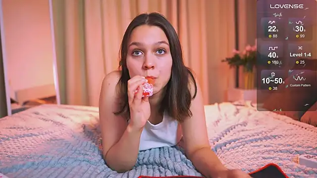 Snapshot of Addelin_Moon chatting on February 23, 2025, 4:02 pm Addelin Moon online show from February 23, 2025, 4:02 pm