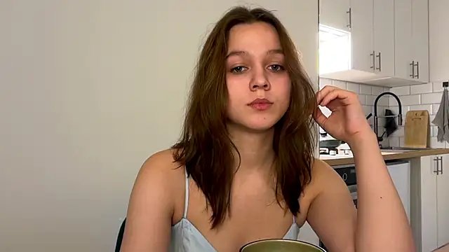 Snapshot of Addelin_Moon chatting on October 19, 2025, 3:45 pm Addelin Moon online show from October 19, 2025, 3:45 pm