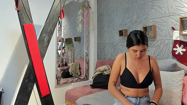 Snapshot of LilithKlain_ chatting on December 21, 2024, 7:27 pm LilithKlain online show from December 21, 2024, 7:27 pm