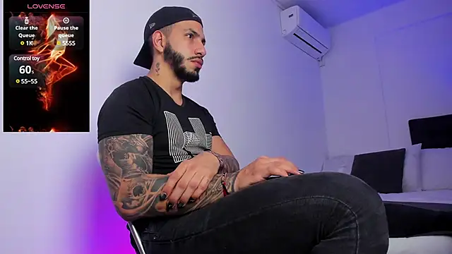 Snapshot of Matt_Ferrer chatting on January 13, 2025, 8:37 pm Matt Ferrer online show from January 13, 2025, 8:37 pm