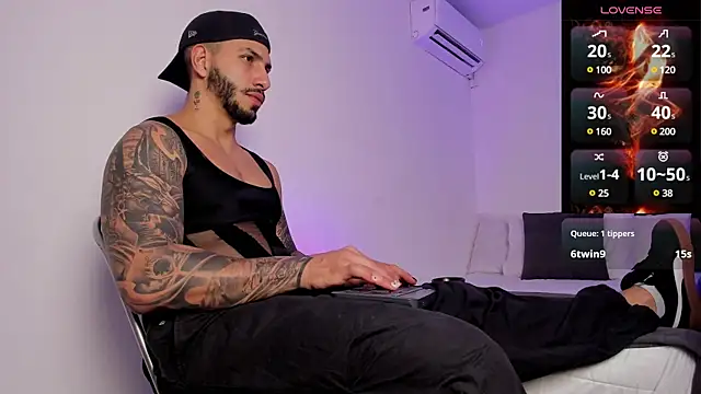 Snapshot of Matt_Ferrer chatting on February 4, 2025, 9:20 pm Matt Ferrer online show from February 4, 2025, 9:20 pm