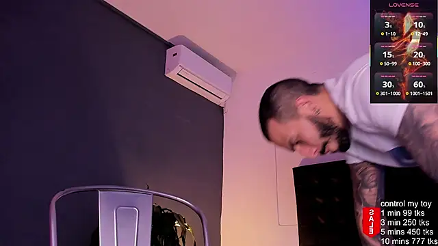 Snapshot of Matt_Ferrer chatting on November 8, 2025, 8:07 pm Matt Ferrer online show from November 8, 2025, 8:07 pm