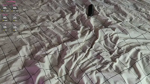 Snapshot of Hey_Kris chatting on November 6, 2025, 3:46 pm Hey Kris online show from November 6, 2025, 3:46 pm