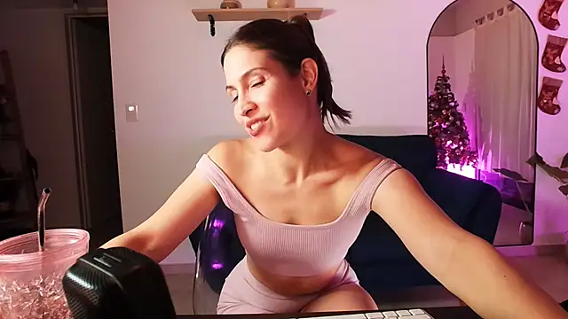 Snapshot of Melisa_cream chatting on December 8, 2024, 3:53 am Melisa cream online show from December 8, 2024, 3:53 am