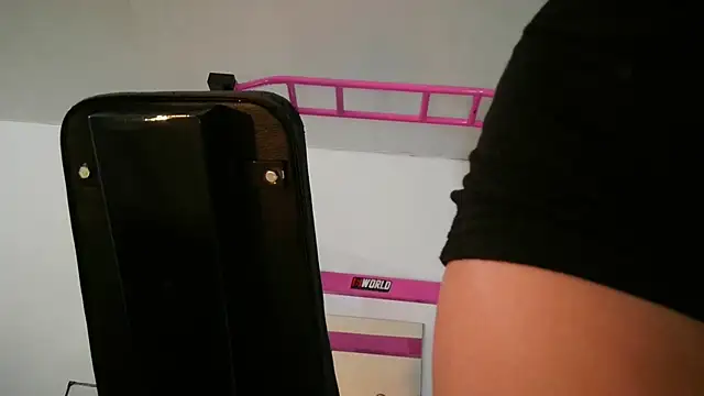 Snapshot of Melisa_cream chatting on December 24, 2024, 6:28 pm Melisa cream online show from December 24, 2024, 6:28 pm