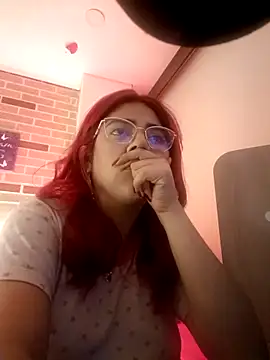 Rousse Collinss online show from November 1, 2025, 5:09 am