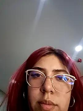 Rousse Collinss online show from November 8, 2025, 4:01 am