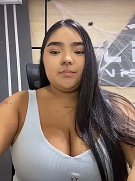 little lissiee online show from September 25, 2025, 5:49 pm