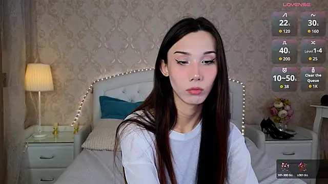 Snapshot of Kaia_Sunshine_Mia chatting on November 6, 2025, 9:43 am Kaia Sunshine Mia online show from November 6, 2025, 9:43 am