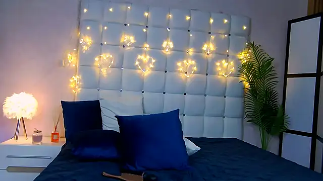 NicoleRosss online show from January 23, 2025, 5:42 pm