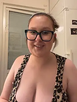 Snapshot of Misssmilf chatting on November 5, 2025, 6:30 pm Misssmilf online show from November 5, 2025, 6:30 pm