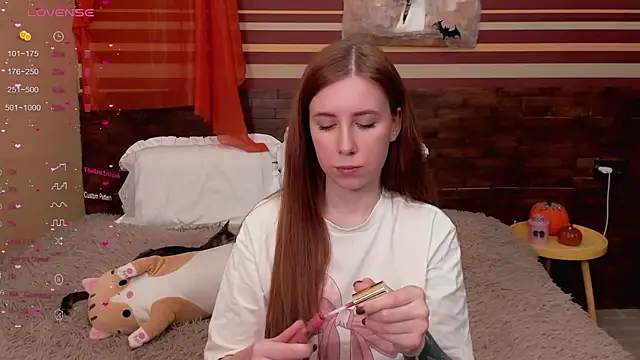 MilanaMua online show from November 14, 2025, 6:12 am