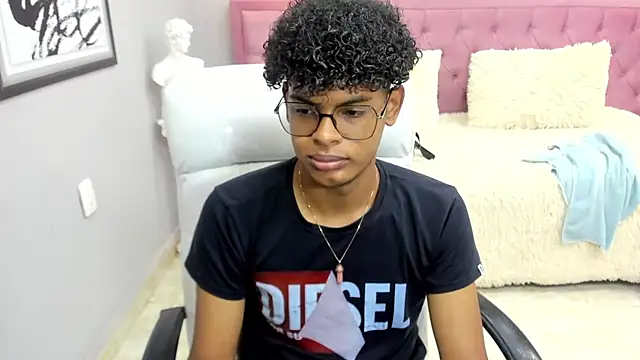 boylittle19cm online show from November 21, 2025, 12:26 pm