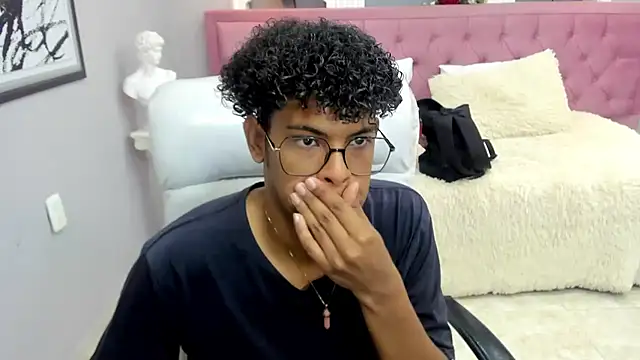 boylittle19cm online show from November 26, 2025, 12:28 pm