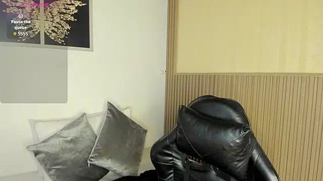Snapshot of summer_night_ chatting on February 12, 2026, 11:27 am summer night online show from February 12, 2026, 11:27 am