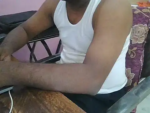 Snapshot of ITGuyhyd chatting on November 6, 2025, 7:42 am ITGuyhyd online show from November 6, 2025, 7:42 am