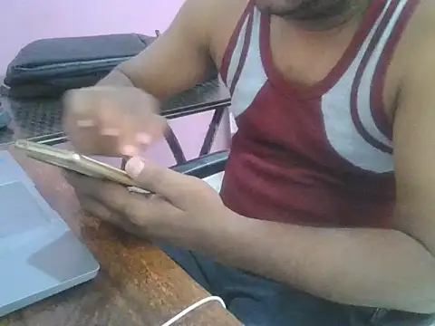 Snapshot of ITGuyhyd chatting on November 7, 2025, 4:34 am ITGuyhyd online show from November 7, 2025, 4:34 am