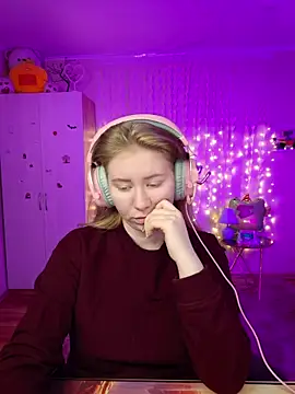 D0nna  online show from March 30, 2026, 10:55 pm