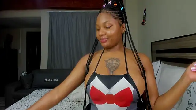 Snapshot of Renee-18 chatting on January 21, 2025, 12:15 am Renee-18 online show from January 21, 2025, 12:15 am