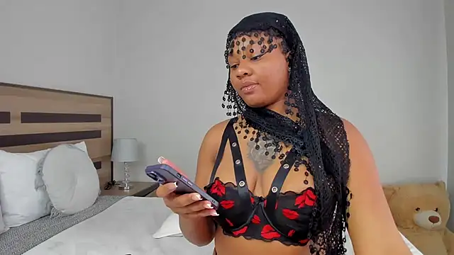 Renee-18 online show from July 5, 2026, 8:54 am