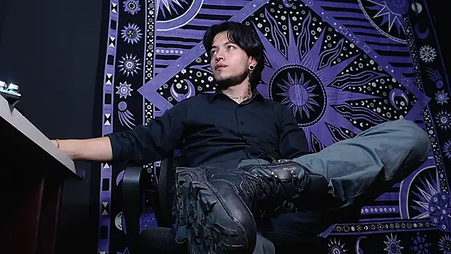 Dicaprioo  online show from January 17, 2025, 1:47 am