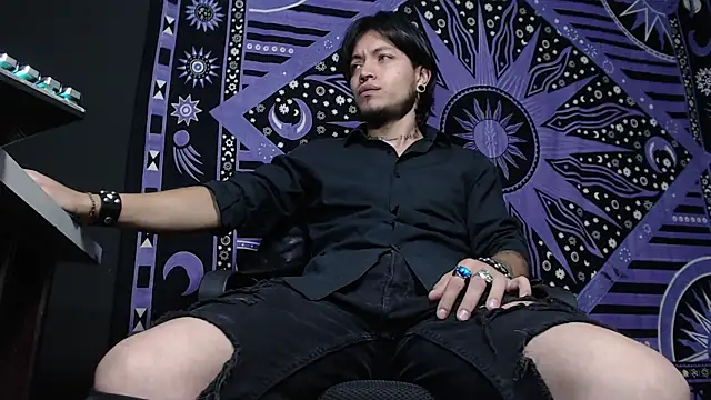 Dicaprioo  online show from February 3, 2025, 3:27 pm