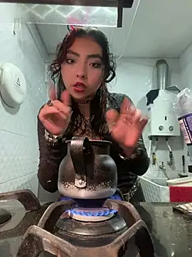 Snapshot of _Gothiccbitch_ chatting on December 21, 2024, 7:03 am Gothiccbitch online show from December 21, 2024, 7:03 am