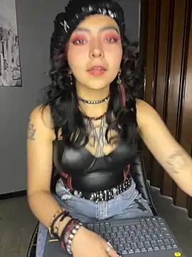 Snapshot of _Gothiccbitch_ chatting on January 16, 2025, 3:56 am Gothiccbitch online show from January 16, 2025, 3:56 am