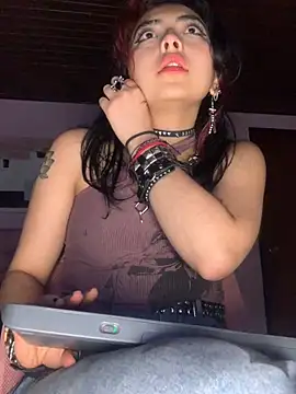 Snapshot of _Gothiccbitch_ chatting on January 23, 2025, 10:22 am Gothiccbitch online show from January 23, 2025, 10:22 am