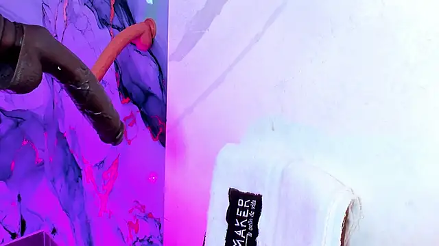 kristal blond online show from March 26, 2026, 4:29 am