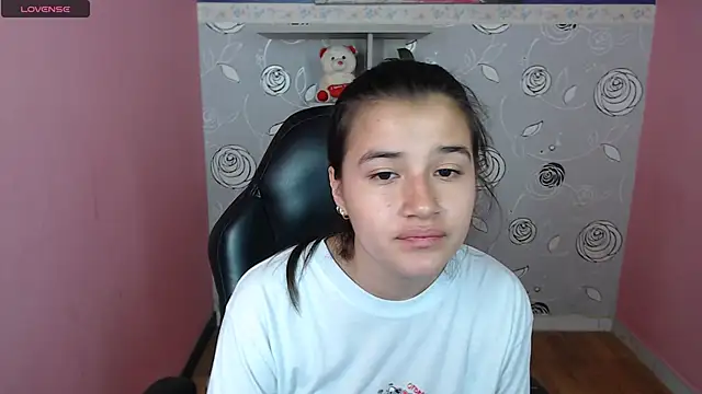 Snapshot of Linda_Mattel chatting on December 9, 2024, 3:44 pm Linda Mattel online show from December 9, 2024, 3:44 pm