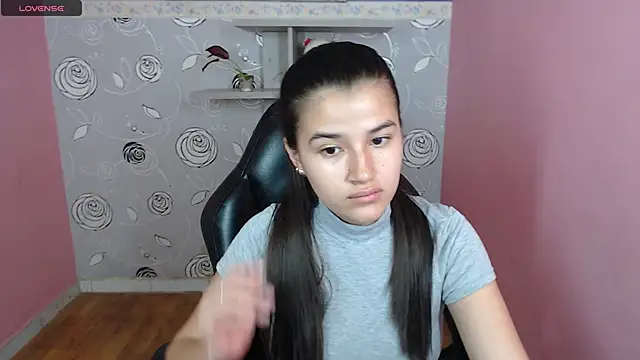 Snapshot of Linda_Mattel chatting on December 12, 2024, 5:15 pm Linda Mattel online show from December 12, 2024, 5:15 pm