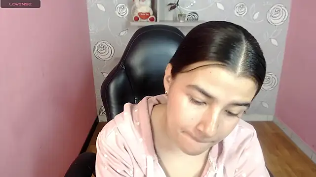 Snapshot of Linda_Mattel chatting on February 8, 2025, 2:38 pm Linda Mattel online show from February 8, 2025, 2:38 pm