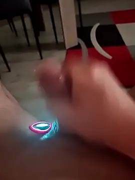 Szeltolo001 online show from February 9, 2026, 3:43 am