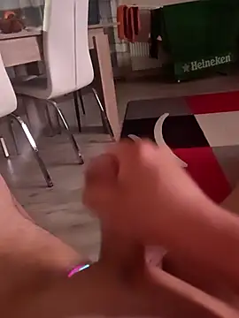 Szeltolo001 online show from April 12, 2026, 12:48 am