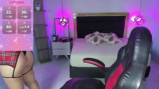 delilaquinn online show from February 13, 2025, 12:21 pm