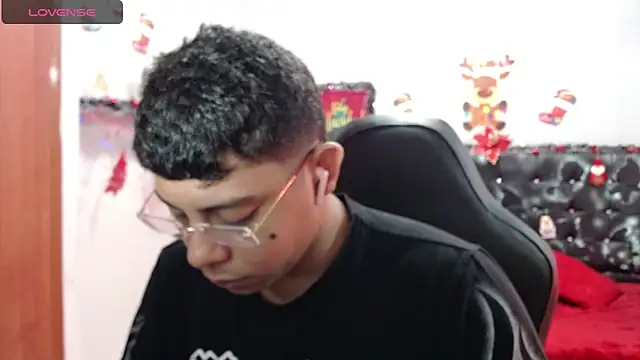 Snapshot of Wiiliam_20 chatting on December 24, 2024, 1:28 pm Wiiliam 20 online show from December 24, 2024, 1:28 pm