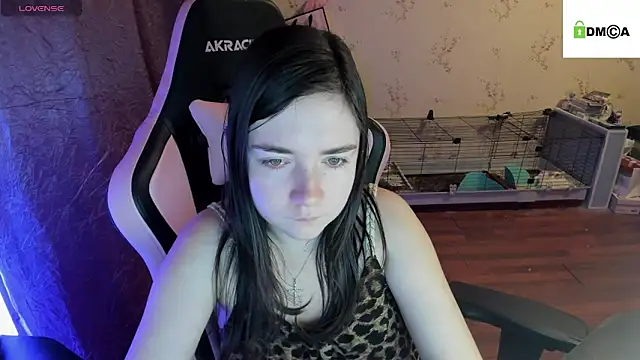 Snapshot of Crazy_forest_fairy chatting on October 11, 2025, 11:03 pm Crazy forest fairy online show from October 11, 2025, 11:03 pm