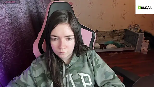 Snapshot of Crazy_forest_fairy chatting on October 21, 2025, 3:35 pm Crazy forest fairy online show from October 21, 2025, 3:35 pm