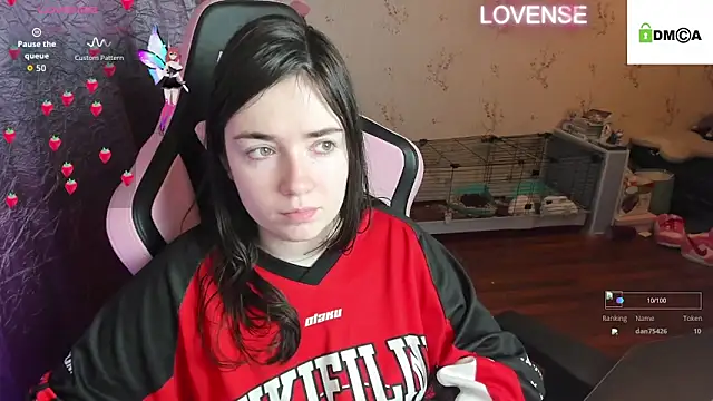 Snapshot of Crazy_forest_fairy chatting on November 3, 2025, 10:42 pm Crazy forest fairy online show from November 3, 2025, 10:42 pm