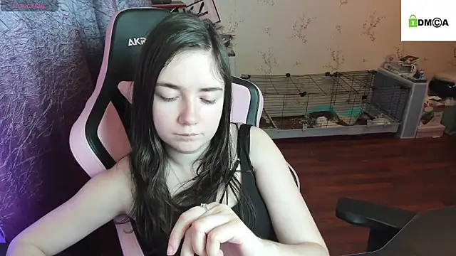 Snapshot of Crazy_forest_fairy chatting on November 5, 2025, 10:21 pm Crazy forest fairy online show from November 5, 2025, 10:21 pm