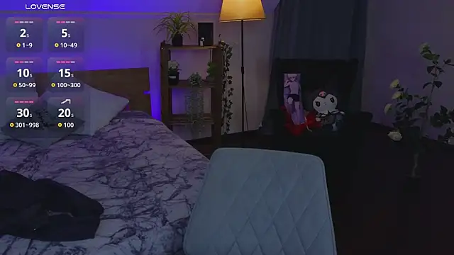 Hayle Hill online show from April 13, 2026, 1:11 am