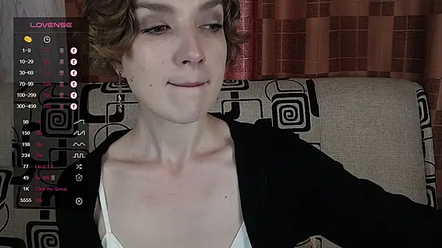 TinaWince online show from July 26, 2026, 4:53 am