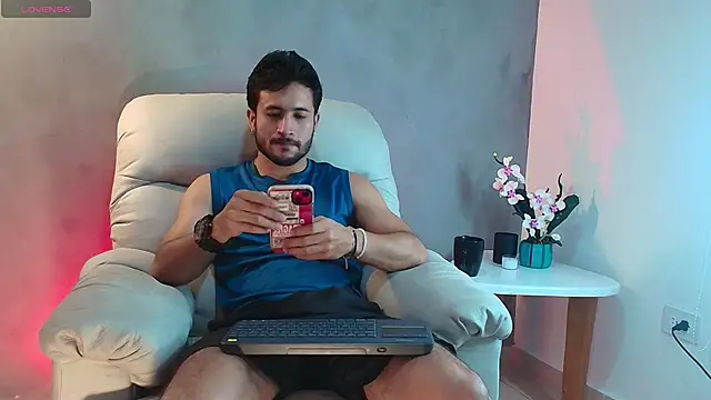 Valentinoford online show from March 4, 2025, 12:29 am