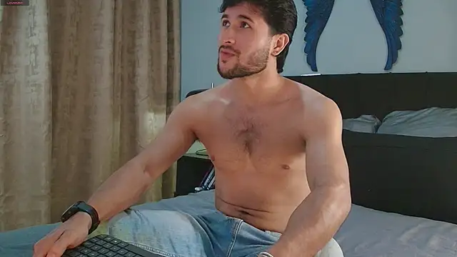 Snapshot of Valentinoford chatting on February 24, 2026, 10:30 pm Valentinoford online show from February 24, 2026, 10:30 pm