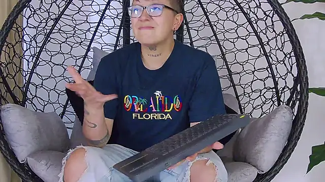 Snapshot of alex_noa chatting on October 15, 2025, 7:14 pm alex noa online show from October 15, 2025, 7:14 pm